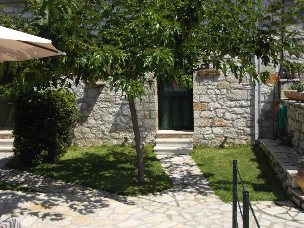 Sivros Stone Cottages Bagian luar foto