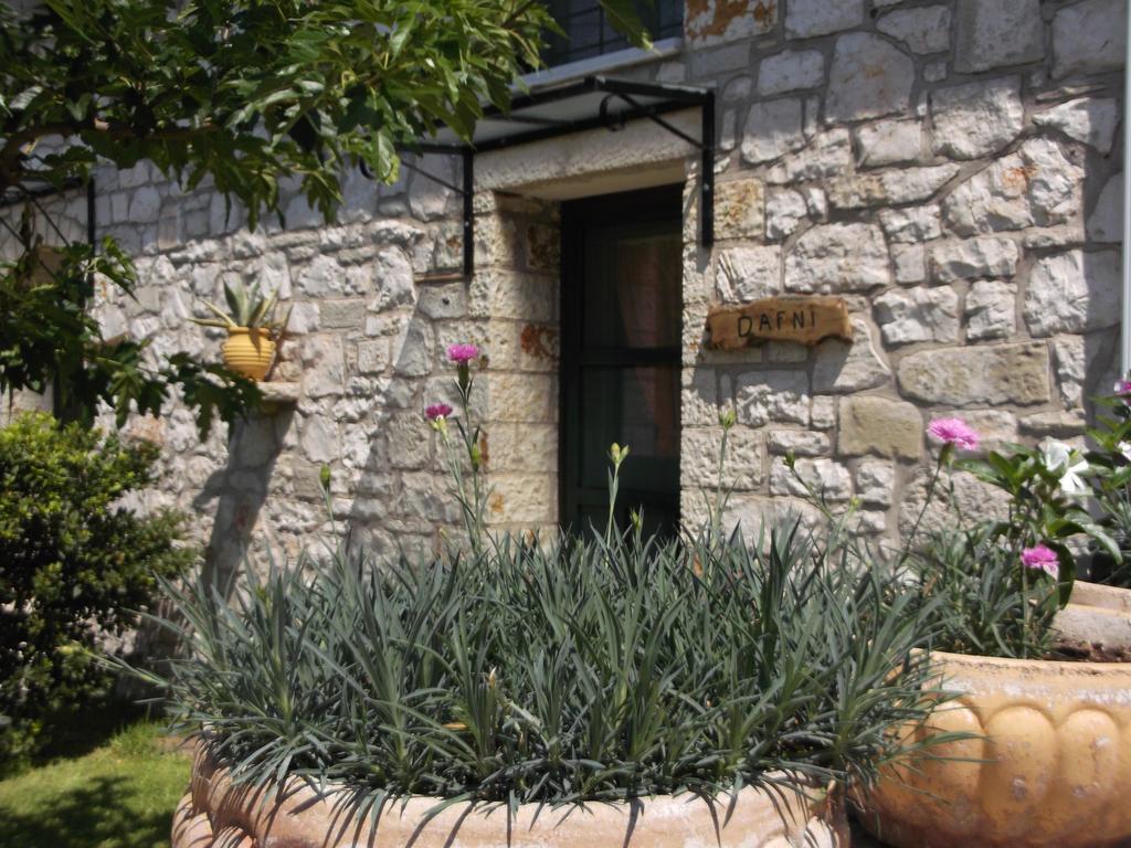 Sivros Stone Cottages Bagian luar foto
