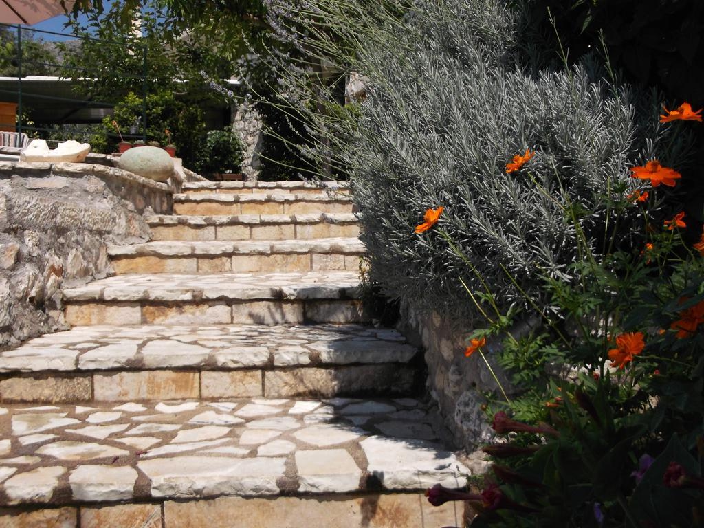 Sivros Stone Cottages Bagian luar foto