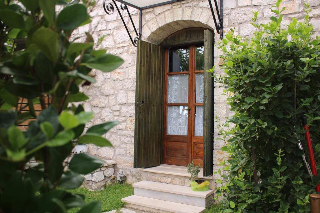 Sivros Stone Cottages Bagian luar foto